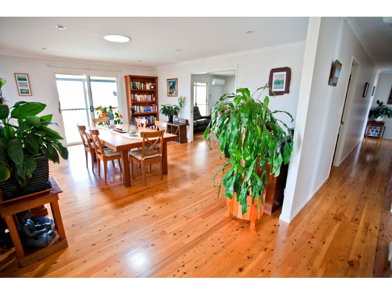 143 Woodbury Dr, South Kolan QLD 4670