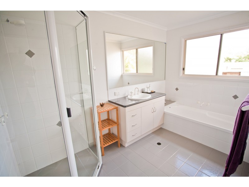 143 Woodbury Dr, South Kolan QLD 4670