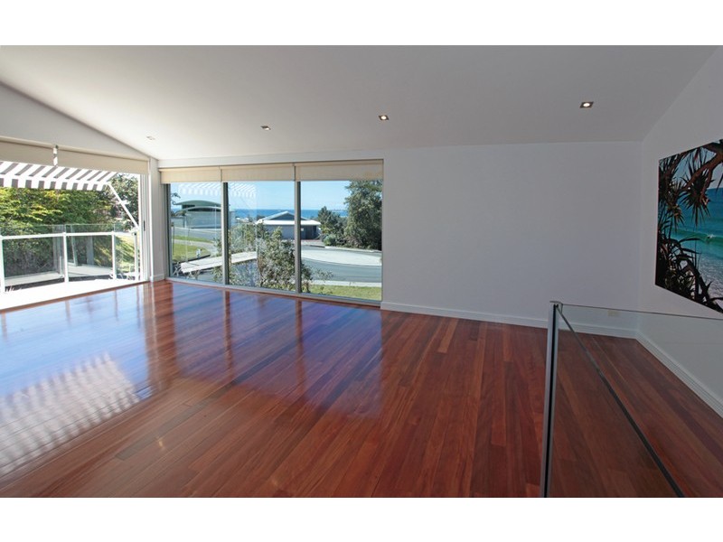 2 Albany Ave, Currumbin QLD 4223
