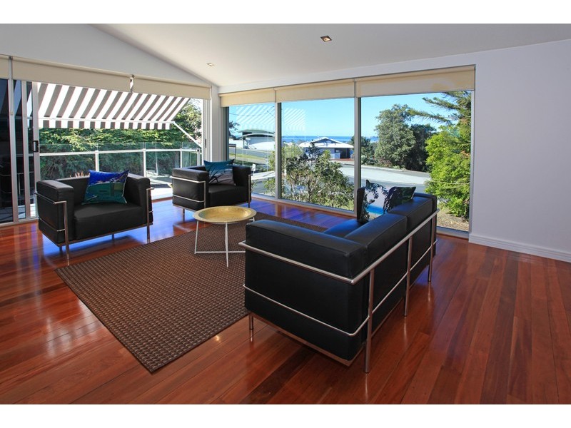 2 Albany Ave, Currumbin QLD 4223