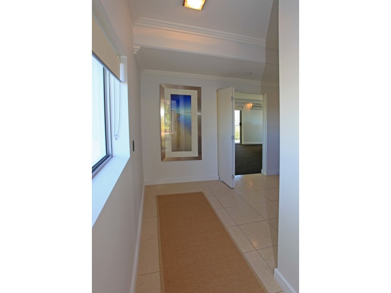 2 Albany Ave, Currumbin QLD 4223