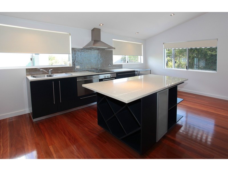 2 Albany Ave, Currumbin QLD 4223