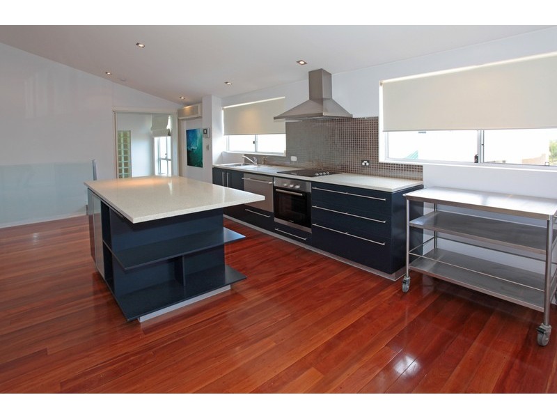 2 Albany Ave, Currumbin QLD 4223