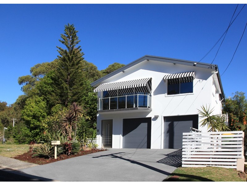 2 Albany Ave, Currumbin QLD 4223