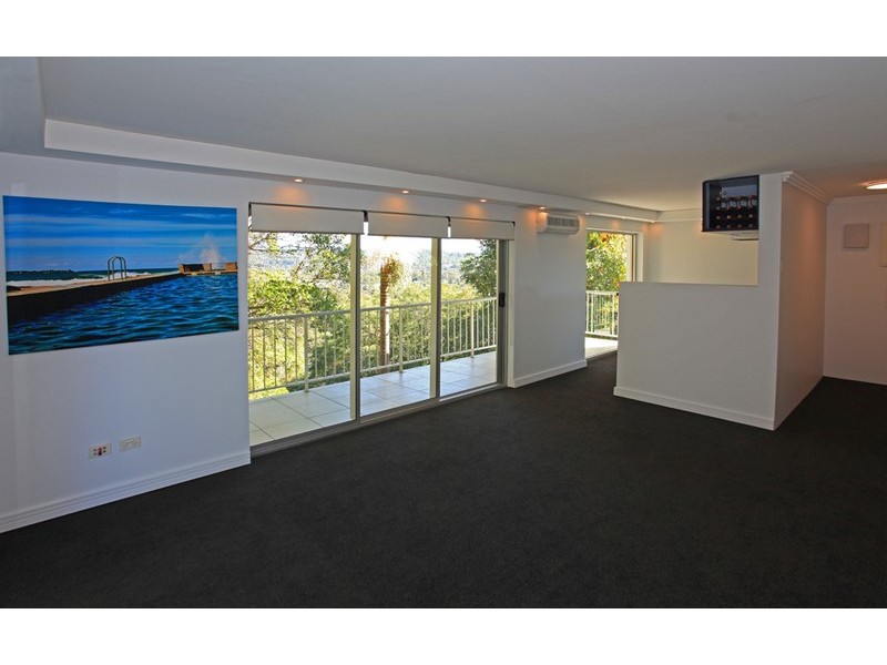 2 Albany Ave, Currumbin QLD 4223