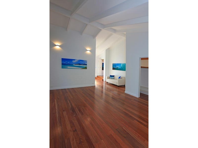 2 Albany Ave, Currumbin QLD 4223