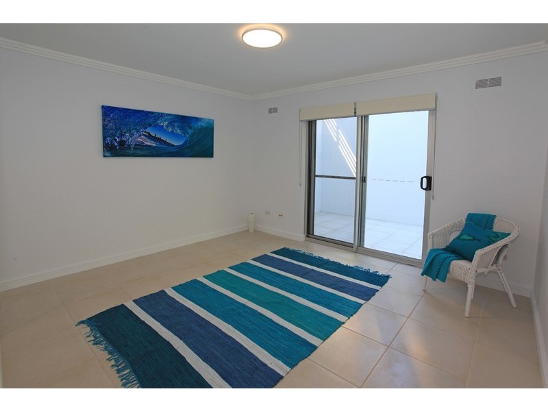 2 Albany Ave, Currumbin QLD 4223