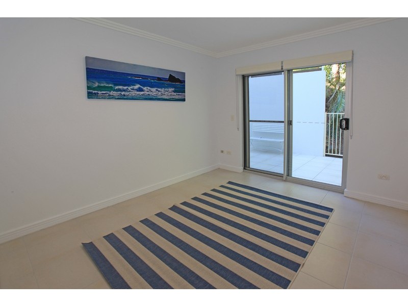 2 Albany Ave, Currumbin QLD 4223
