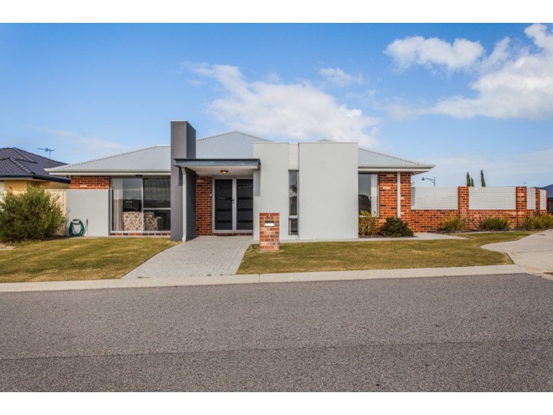 19 Brunswick St, Secret Harbour WA 6173