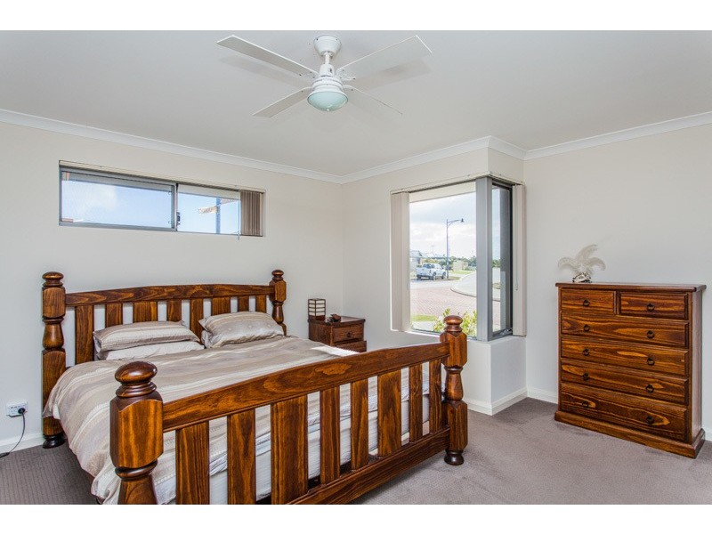 19 Brunswick St, Secret Harbour WA 6173