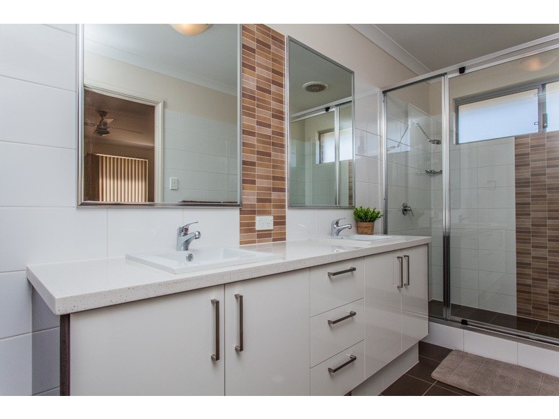 19 Brunswick St, Secret Harbour WA 6173