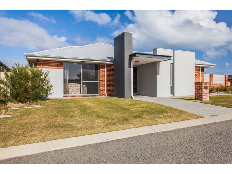19 Brunswick St, Secret Harbour WA 6173