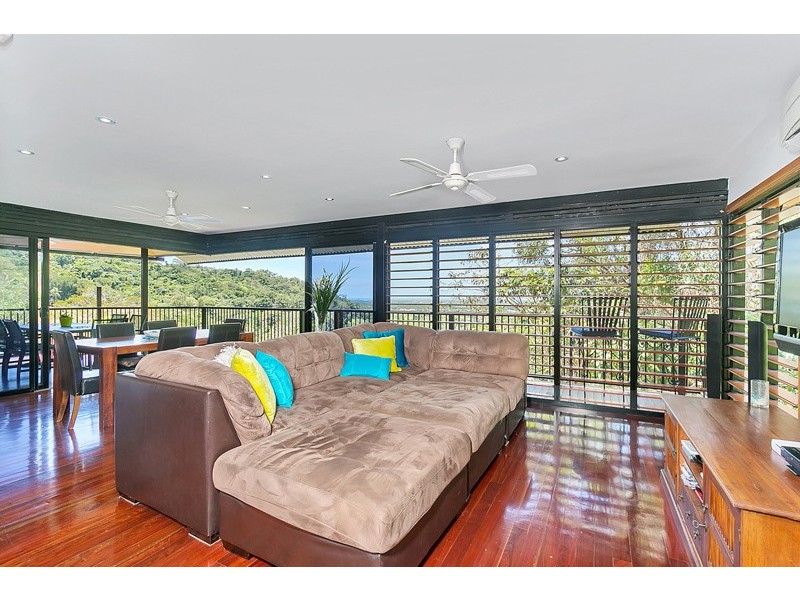 10 -12 Chatham Terrace, Smithfield QLD 4878