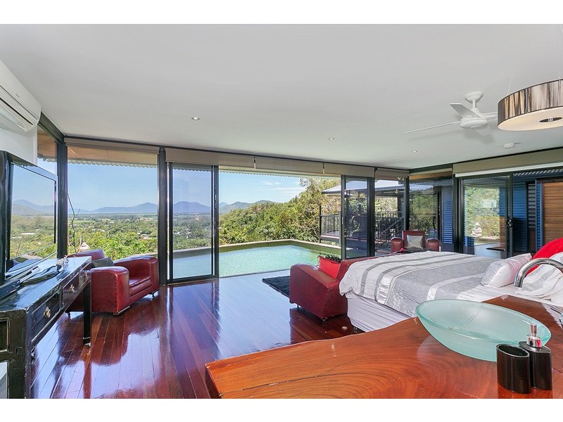 10 -12 Chatham Terrace, Smithfield QLD 4878