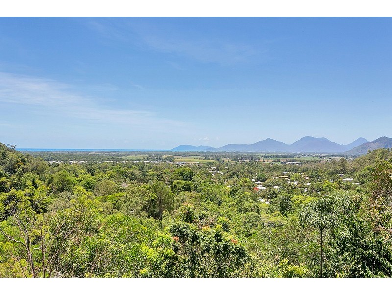 10 -12 Chatham Terrace, Smithfield QLD 4878