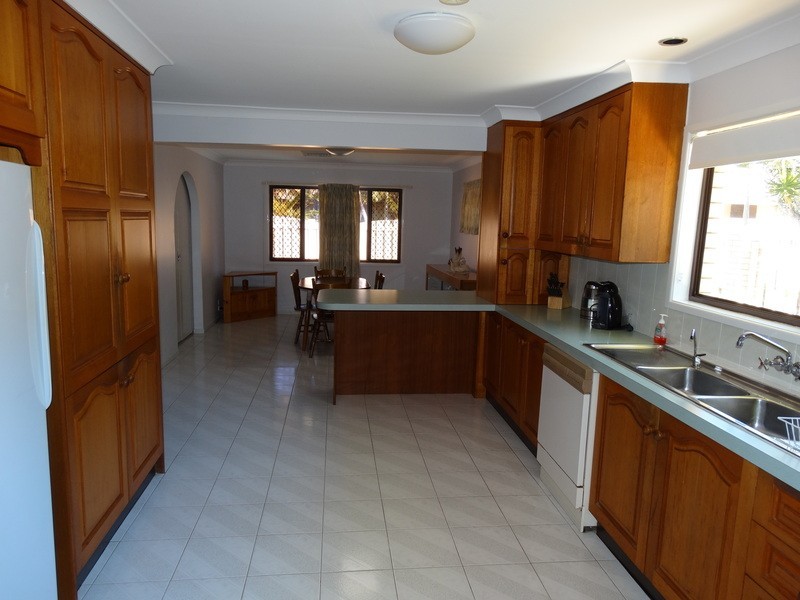 9 Tanis St, Eight Mile Plains QLD 4113