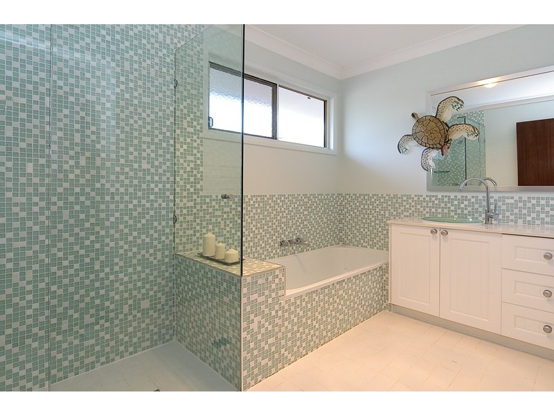 17 Holyoake Drive, Daisy Hill QLD 4127