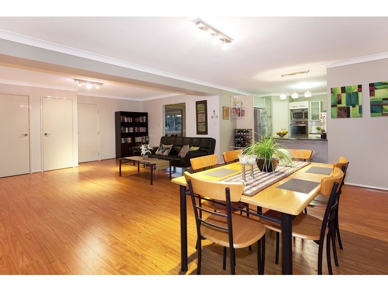 2  Colac Court, Westlake QLD 4074