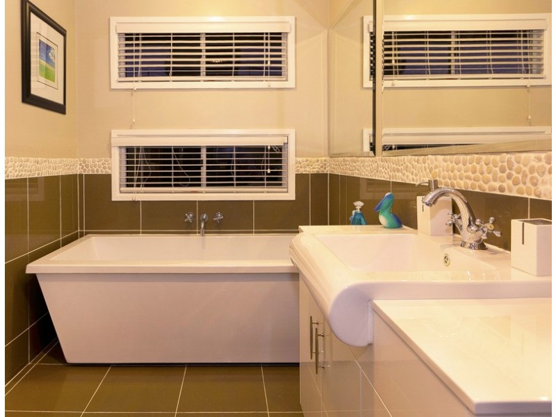 2  Colac Court, Westlake QLD 4074