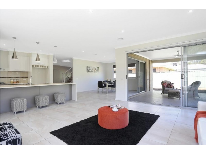 12 McConnell Drive, Junortoun VIC 3551