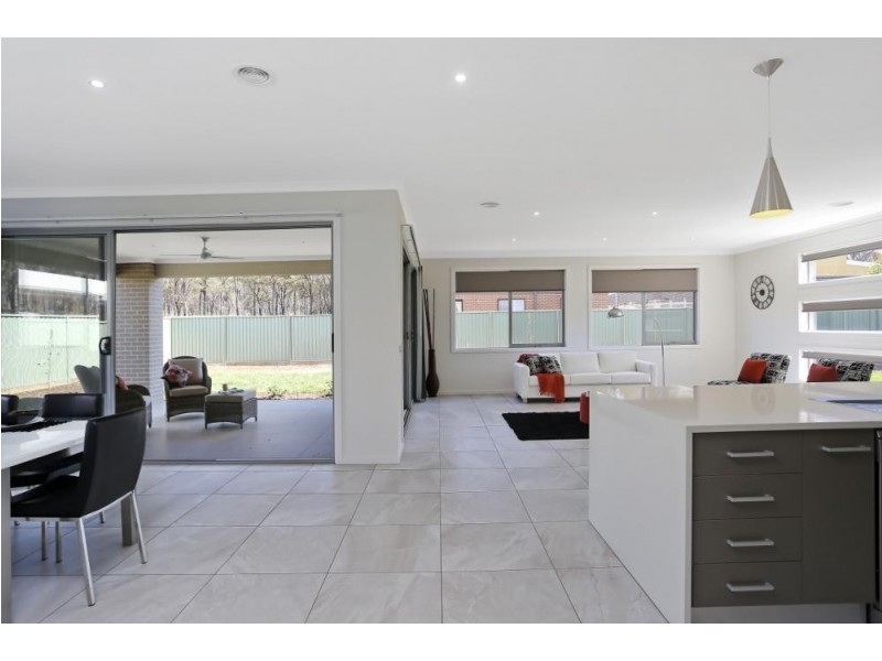 12 McConnell Drive, Junortoun VIC 3551