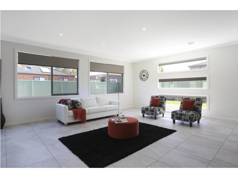 12 McConnell Drive, Junortoun VIC 3551