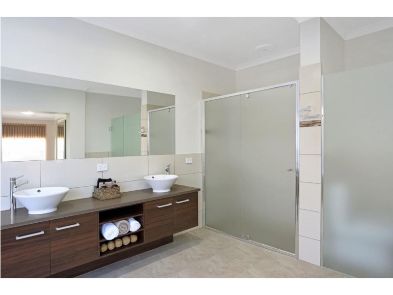 12 McConnell Drive, Junortoun VIC 3551