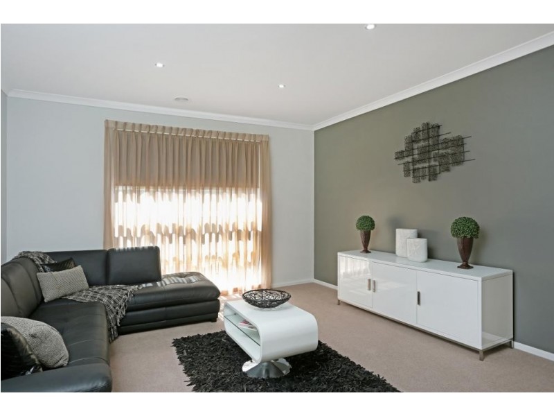 12 McConnell Drive, Junortoun VIC 3551