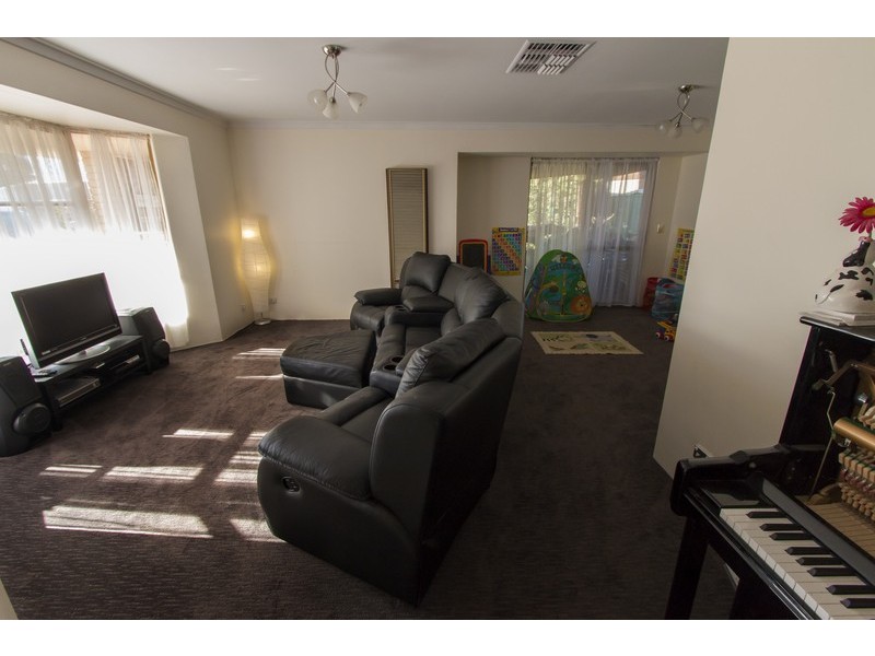 14 Morgan Place, Bibra Lake WA 6163