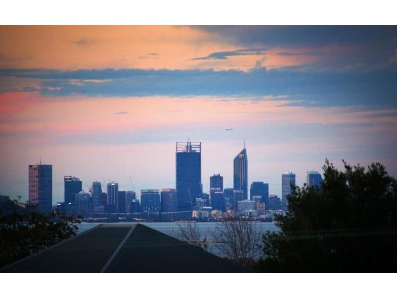 35b Williams Road, Melville WA 6156