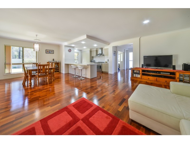 35-37 Neylon Drive, Ningi QLD 4511