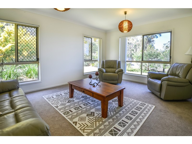 35-37 Neylon Drive, Ningi QLD 4511