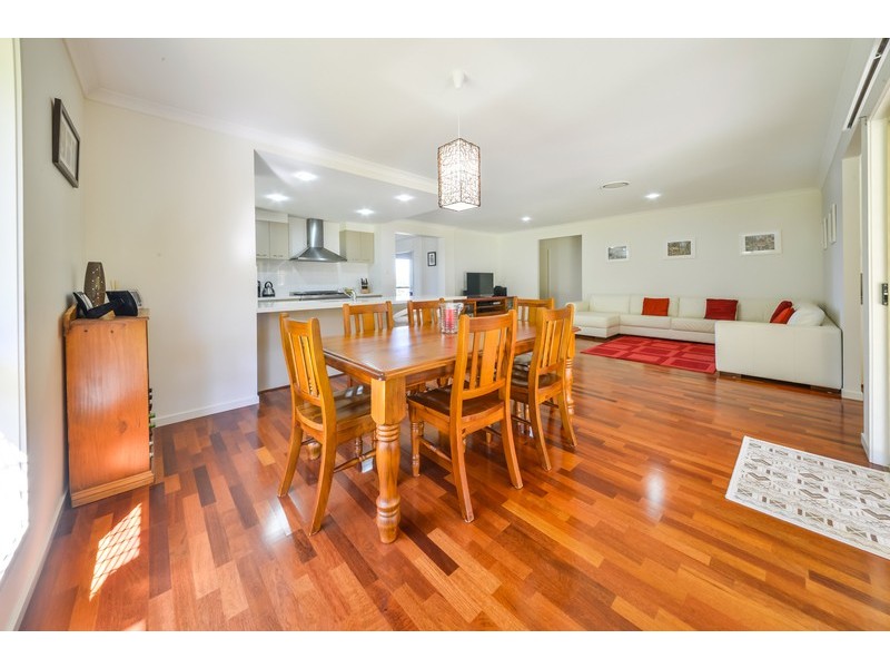 35-37 Neylon Drive, Ningi QLD 4511