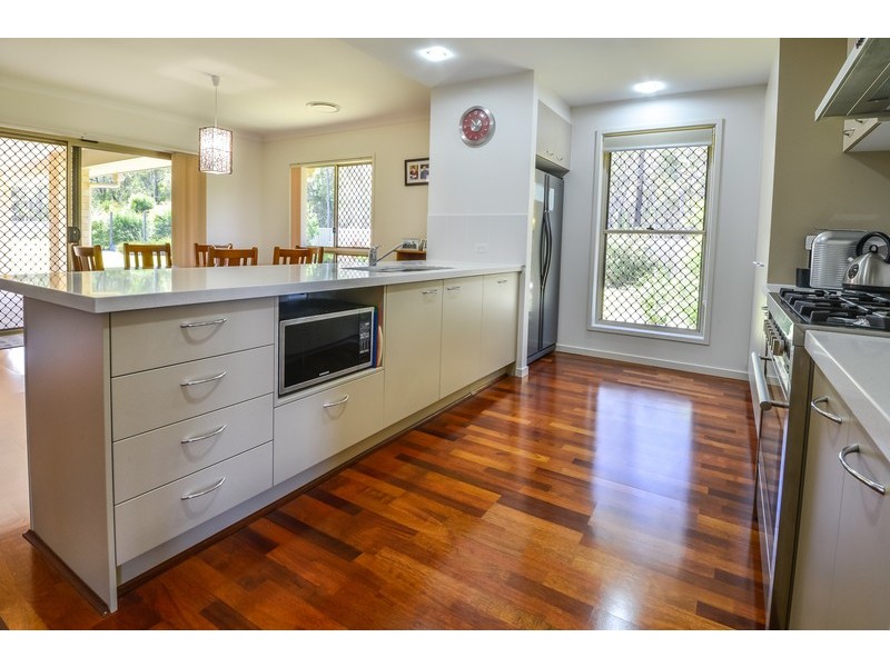 35-37 Neylon Drive, Ningi QLD 4511