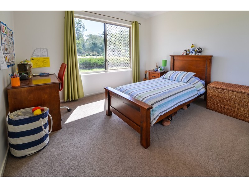 35-37 Neylon Drive, Ningi QLD 4511