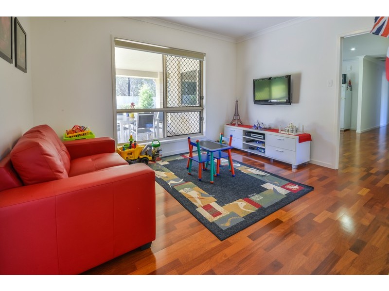 35-37 Neylon Drive, Ningi QLD 4511