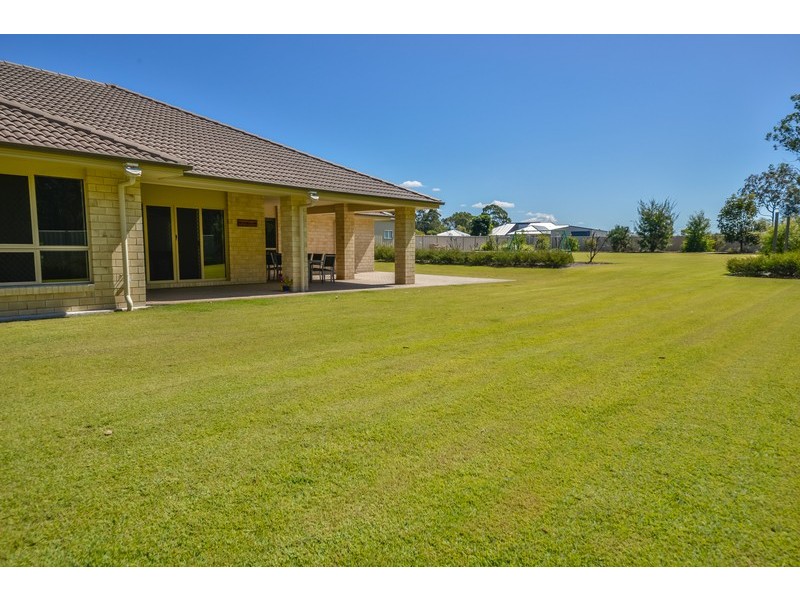 35-37 Neylon Drive, Ningi QLD 4511