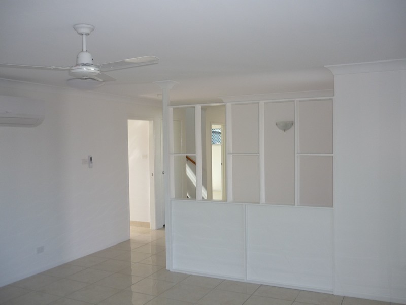 4 Cochrane Place, Kawana QLD 4701
