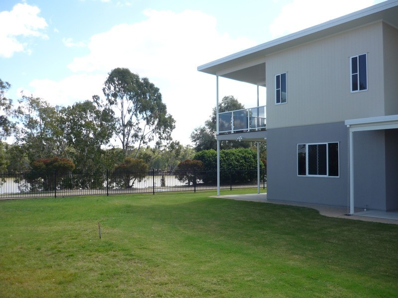 4 Cochrane Place, Kawana QLD 4701