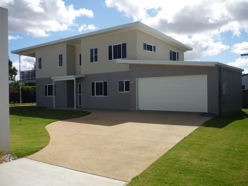 4 Cochrane Place, Kawana QLD 4701