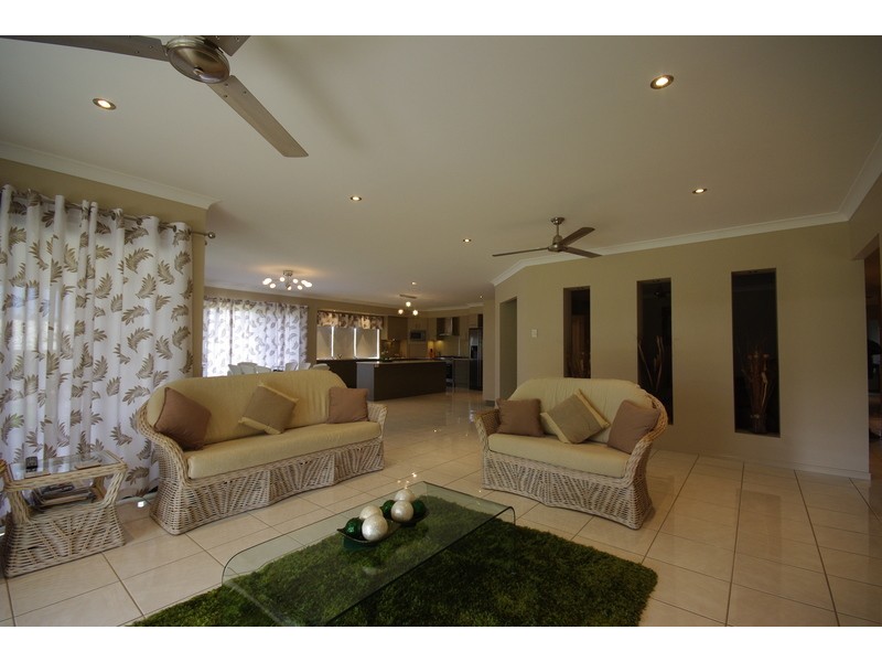 33 Cocos Drive, Ningi QLD 4511