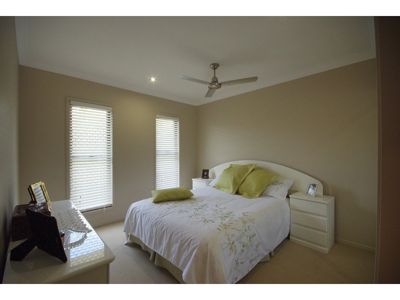 33 Cocos Drive, Ningi QLD 4511