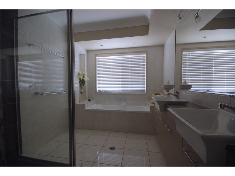 33 Cocos Drive, Ningi QLD 4511