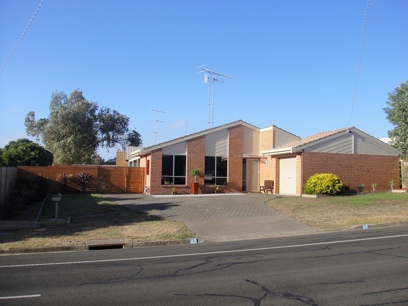 27 Warrawee Road, Leopold VIC 3224