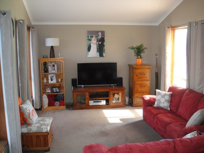 27 Warrawee Road, Leopold VIC 3224