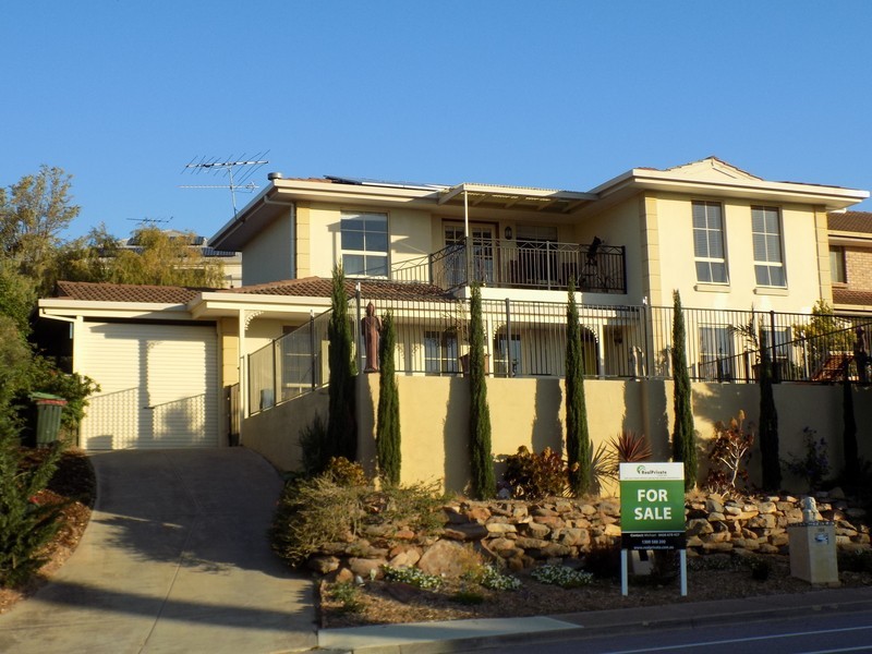 150 Perry Barr Road, Hallett Cove SA 5158