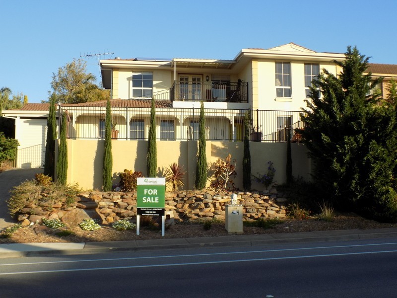 150 Perry Barr Road, Hallett Cove SA 5158