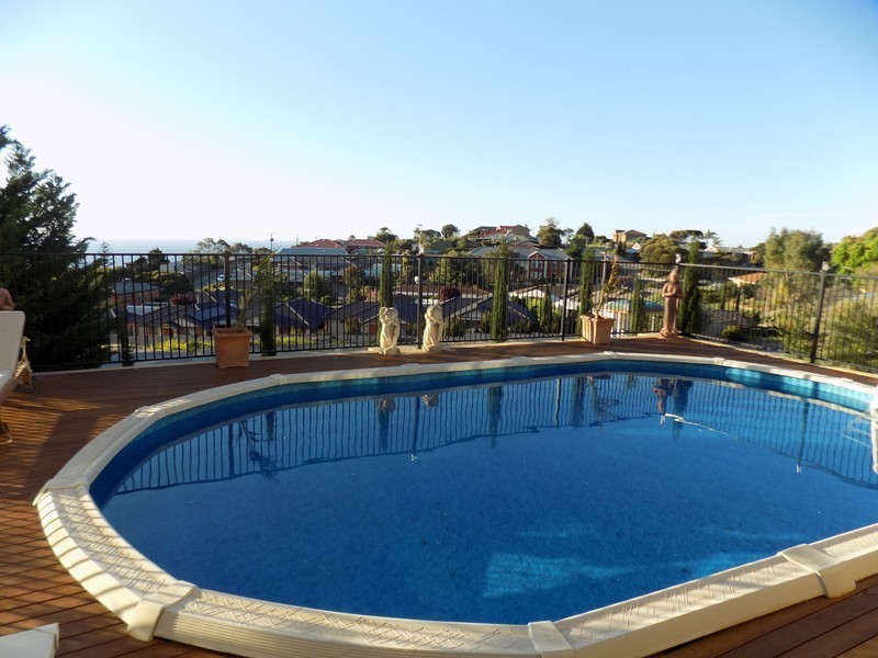 150 Perry Barr Road, Hallett Cove SA 5158