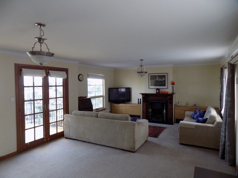 150 Perry Barr Road, Hallett Cove SA 5158