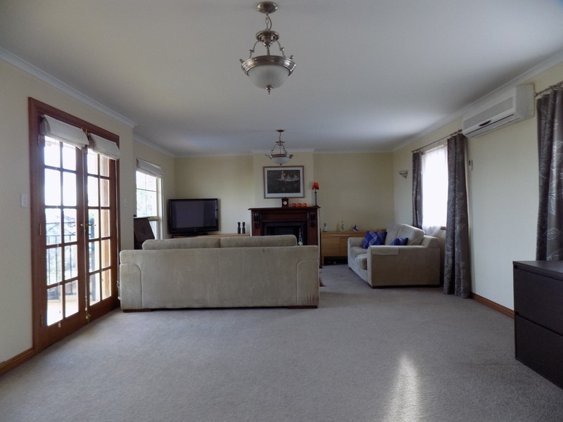 150 Perry Barr Road, Hallett Cove SA 5158